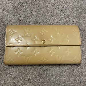Louis Vuitton epi leather wallet